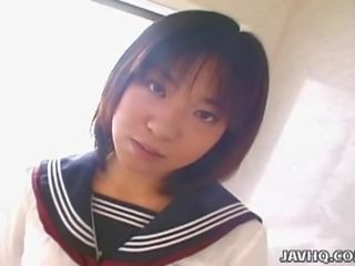 Japanilainen adolescent rino sayaka imee peniksen sisään the kylpyhuone